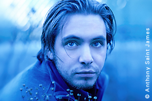 Aaron Stanford photo